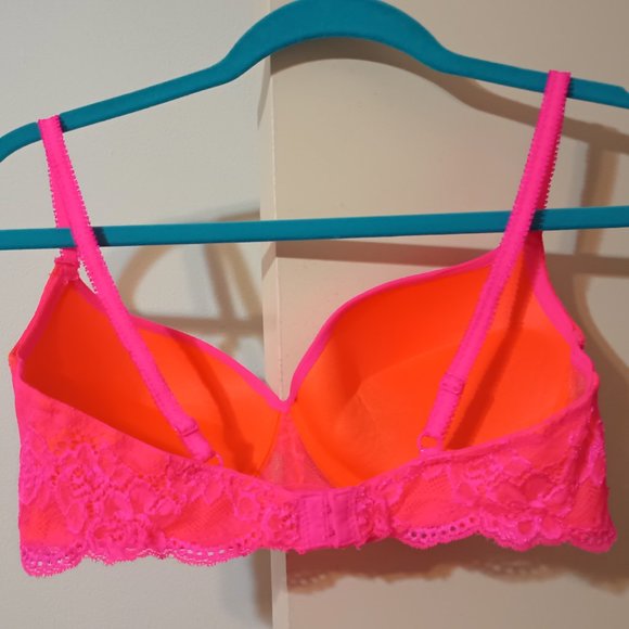 GUC ~ XOXO Push-Up Bra with Orange Padding and Hot Pink Lace Overlay (Size: 38C) - Picture 2 of 5